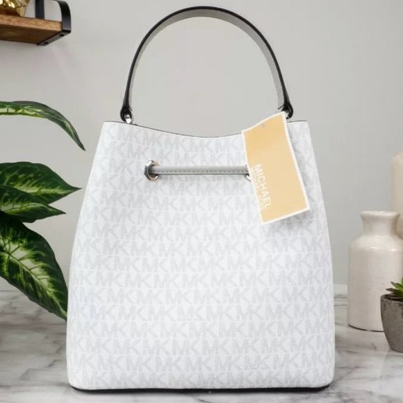 MICHAEL KORS SURI MEDIUM BUCKET BAG - Picture 2 of 11